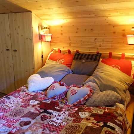 Charmant Mazot Savoyard A Hauteluce: Ideal Pour Couple, Proche Commerces Et Ski, Bien Equipe - Fr-1-342-263 エクステリア 写真