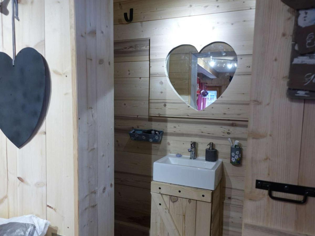 Charmant Mazot Savoyard A Hauteluce: Ideal Pour Couple, Proche Commerces Et Ski, Bien Equipe - Fr-1-342-263 エクステリア 写真